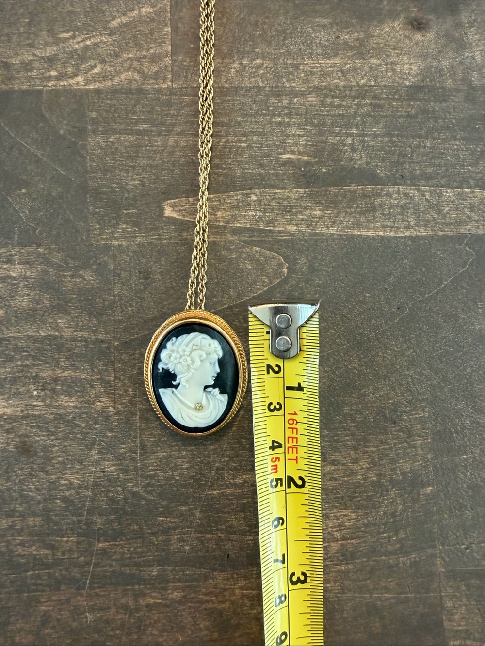 Avon Gold Cameo Pendant Necklace - Classic Women's Jewelry - Picture 6 of 6